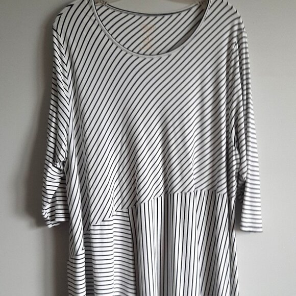 Blue Sky Charming Tunic Black & White Small Stripe, Bamboo - Picture 4 of 6